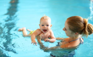 What is the best age to start swimming lessons