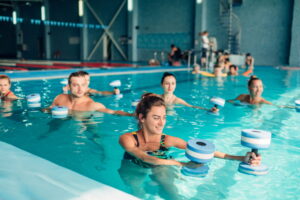 Where can I find a reputable fitness club with a swimming pool in San Diego and the vicinity